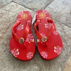 TORY BURCH Women’s Printed Crazy Logo Poppy Red Flip Flops Size 6